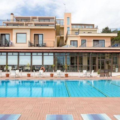 VILLA ESPERIA 4★