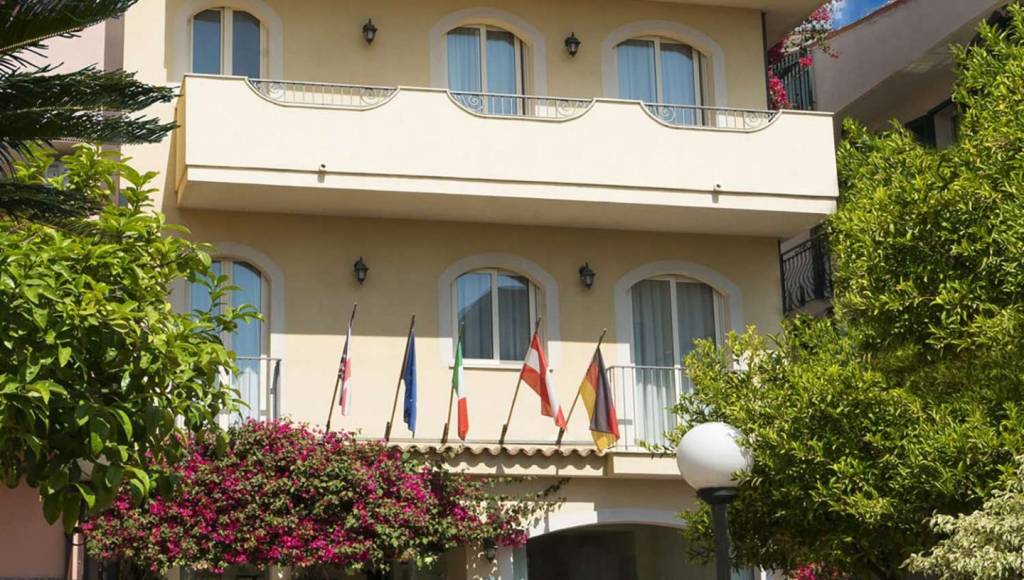 SYLESIA HOTEL (LETOJANNI) 3★