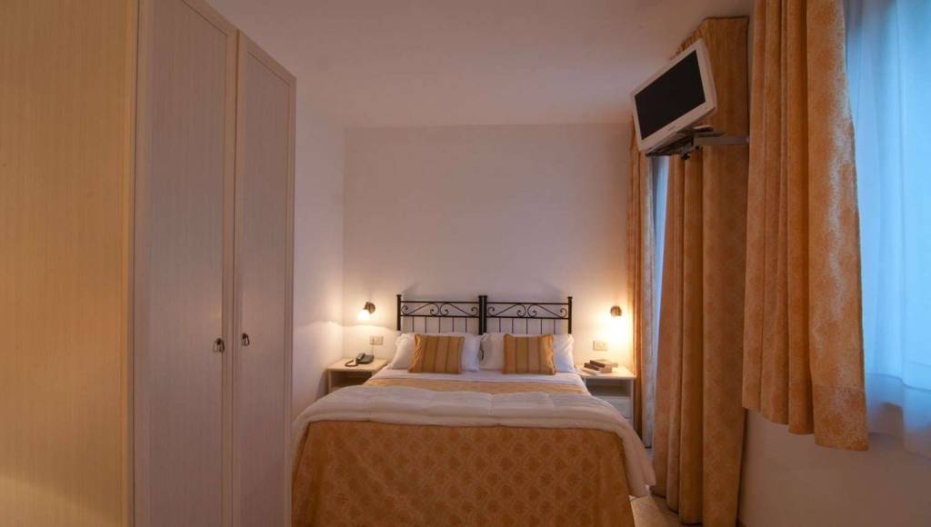 SYLESIA HOTEL (LETOJANNI) 3★