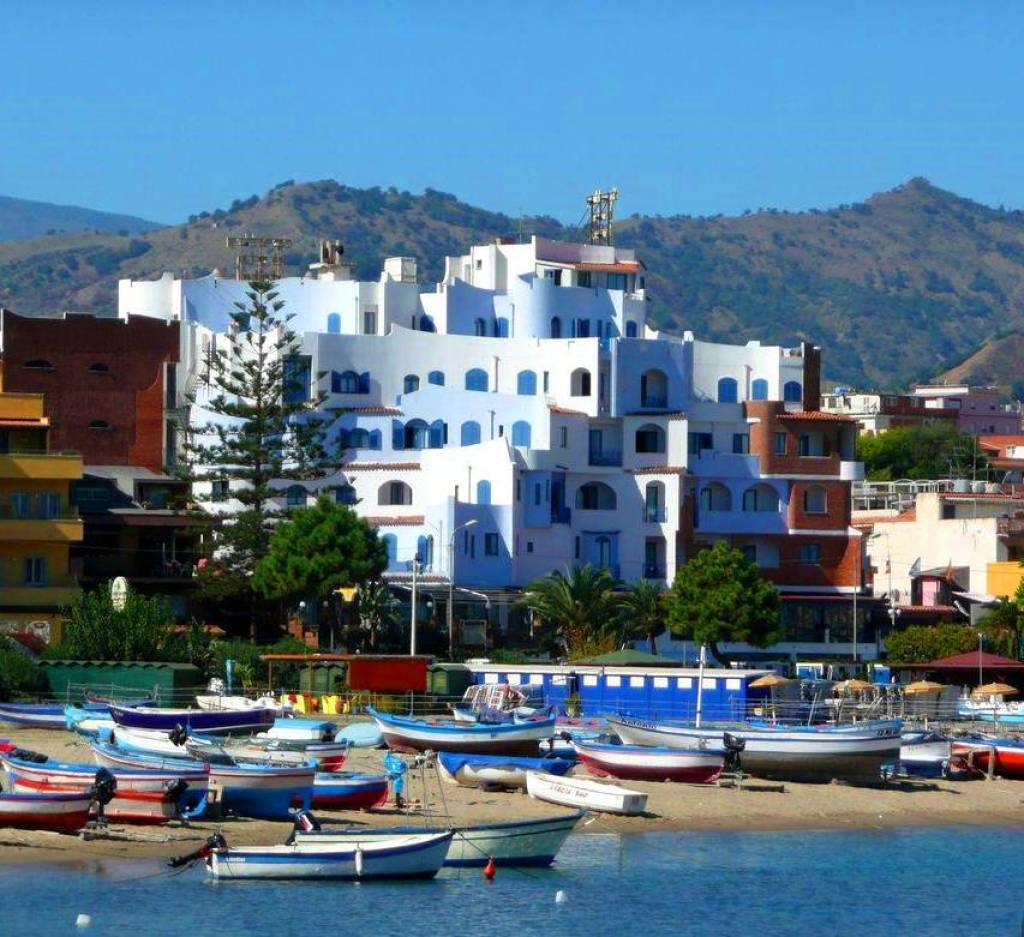 VILLA ATHENA (GIARDINI NAXOS) 3 ★