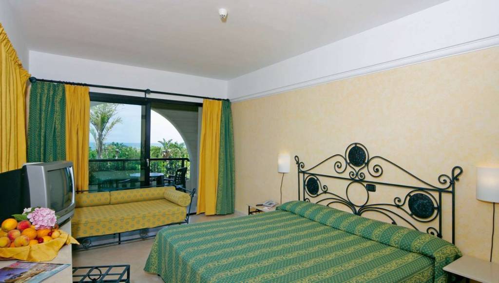 FIESTA HOTEL ATHENEE PALACE 4★