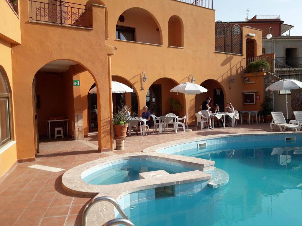 ANDROMACO PALACE HOTEL 3 ★