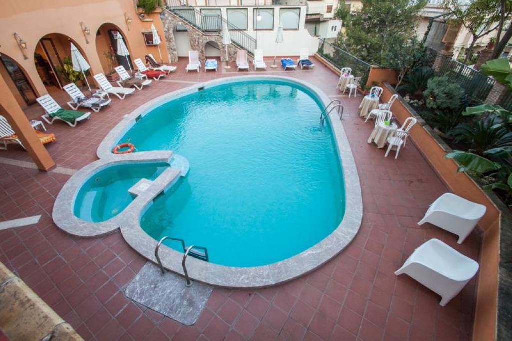 ANDROMACO PALACE HOTEL 3 ★