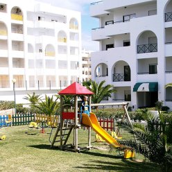 BE SMART TERRACE CLUB 2★