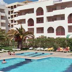 BE SMART TERRACE CLUB 2★