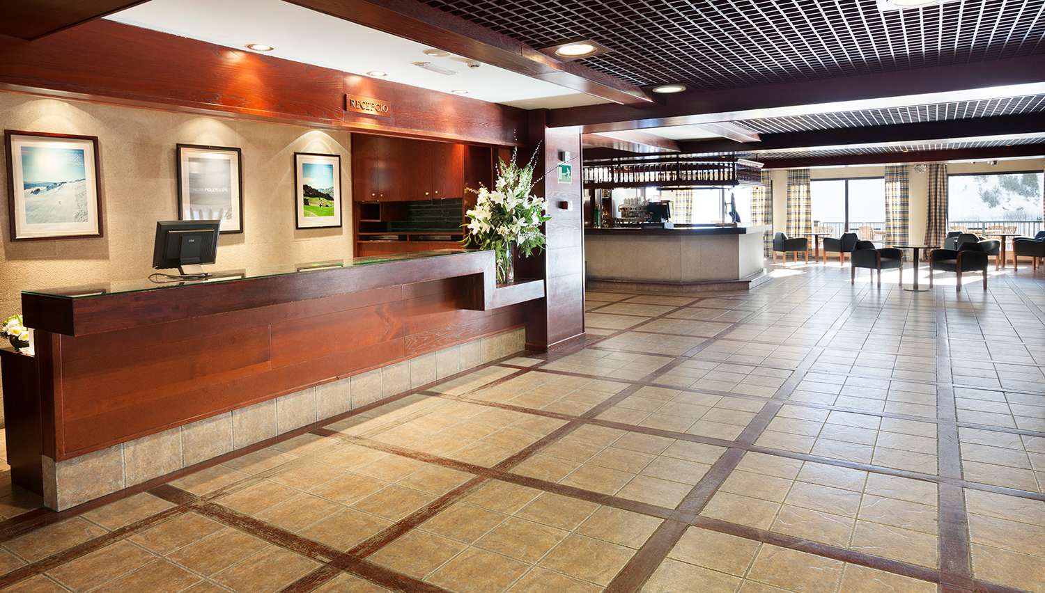 PIOLETS SOLDEU CENTER 4★