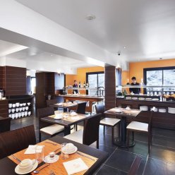 CARIBOU 4★ (200m no pacēlāja)