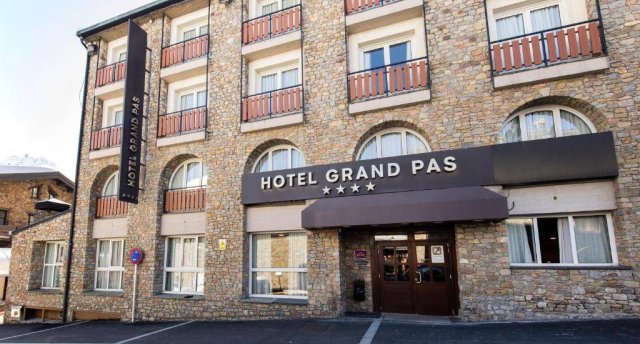 GRAND PAS BY NEXTA 4★ (150m no pacēlāja)