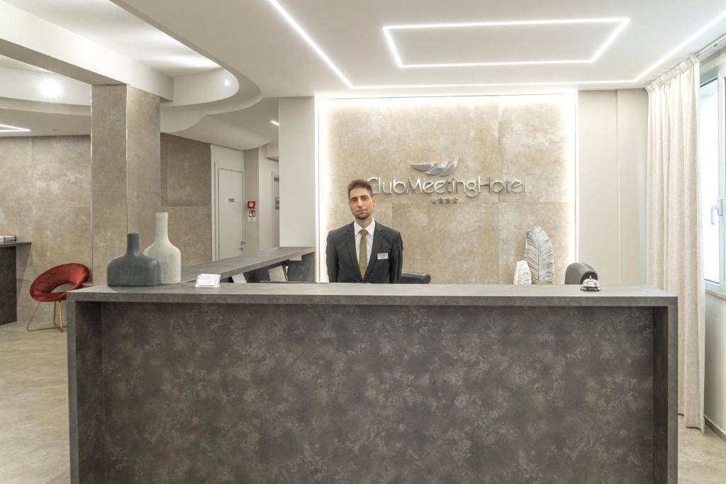 CLUB MEETING HOTEL 4★