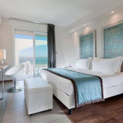 YES HOTEL TOURING 4★