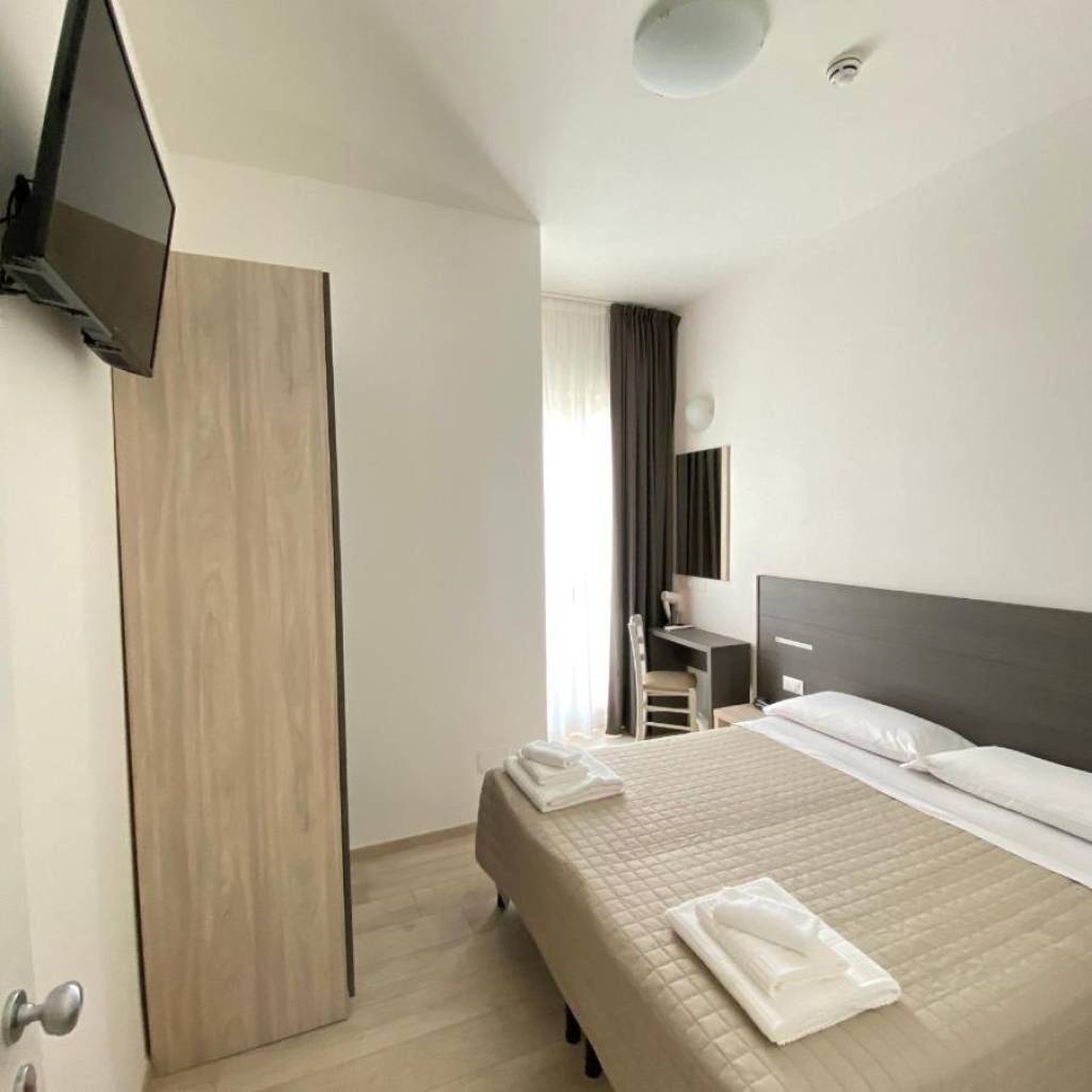 BED AND BOOK HOTEL (RIMINI) 2 ★
