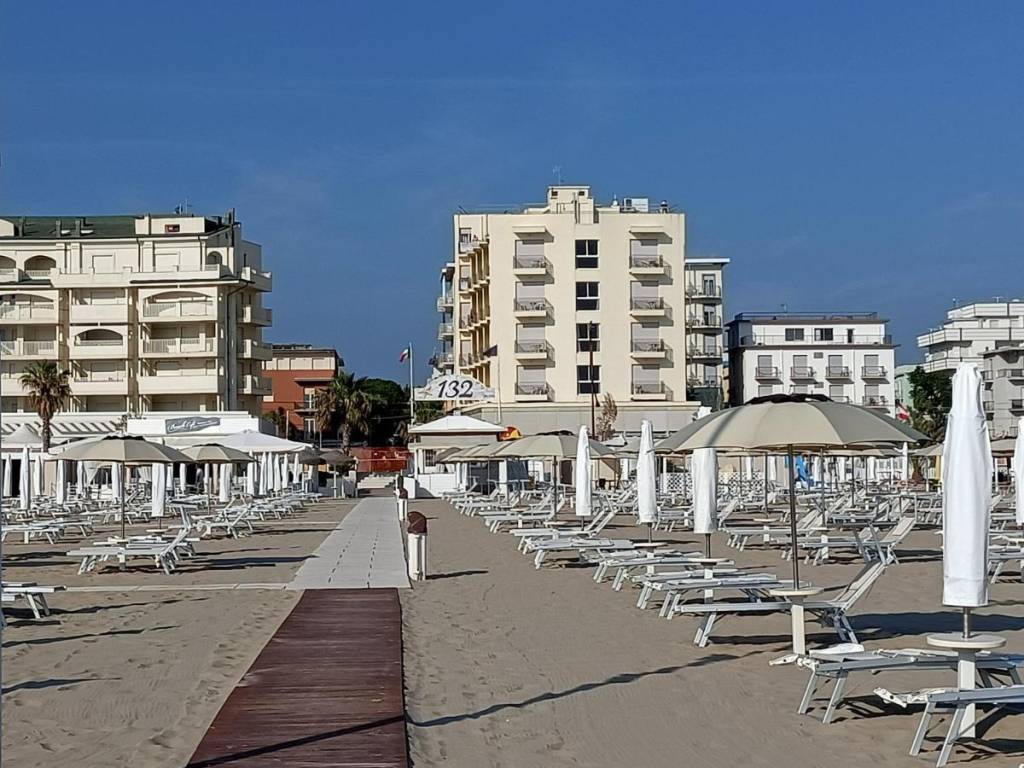 BED AND BOOK HOTEL (RIMINI) 2 ★