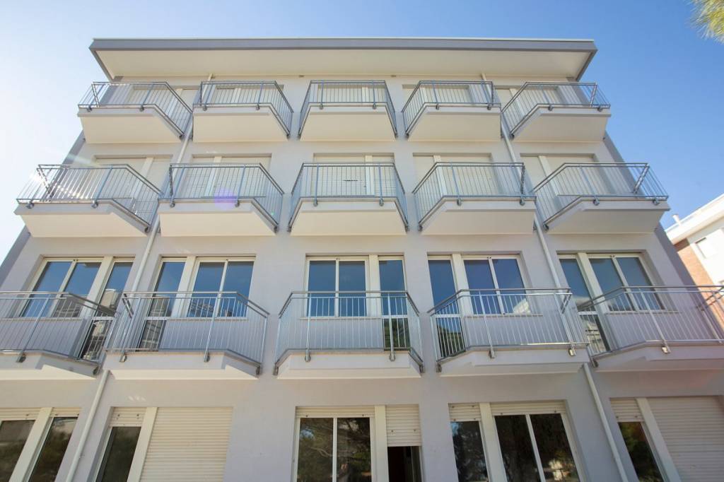 LA PERLA (RIMINI) 3★