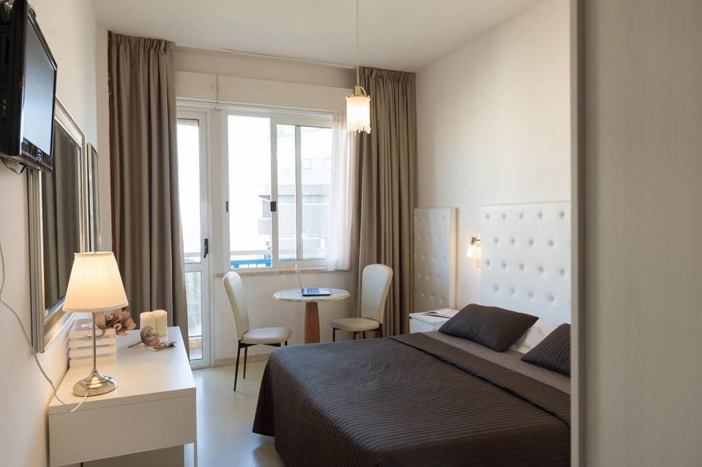 LA PERLA (RIMINI) 3★