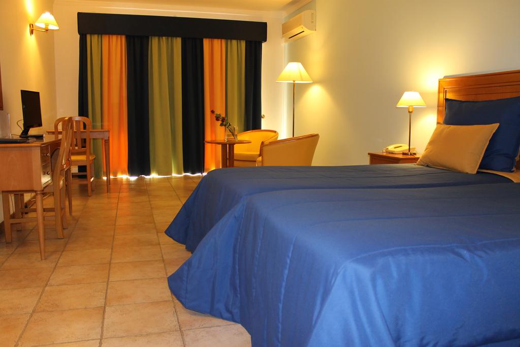 CAIS DA OLIVEIRA 4★