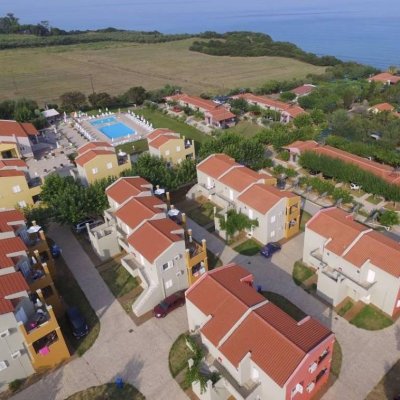 FOURNIA VILLAGE 3★