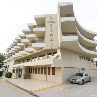 TZAKI HOTEL 3★
