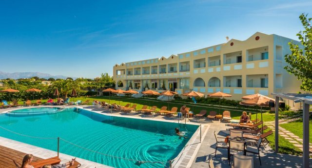 NIFOREIKA BEACH HOTEL & BUNGALOWS 3★