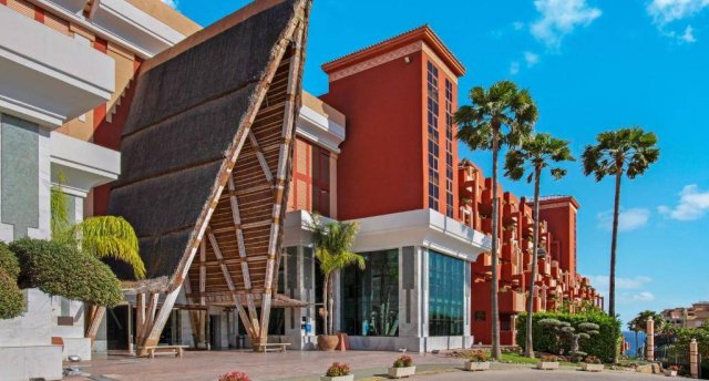 HOLIDAY WORLD POLYNESIA HOTEL 4★