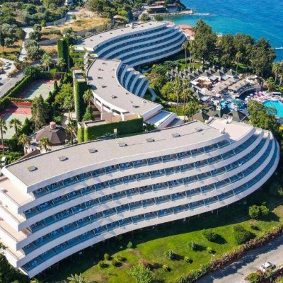 THE GRAND BLUE SKY HOTEL 4★