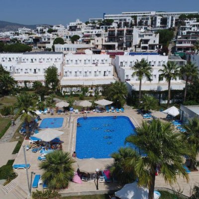 NAGI BEACH HOTEL 3★