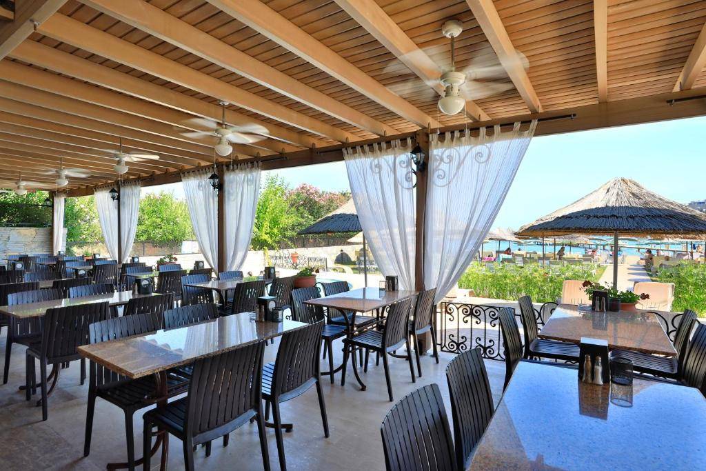 CACTUS FLEUR BEACH CLUB & AQUAPARK 4★