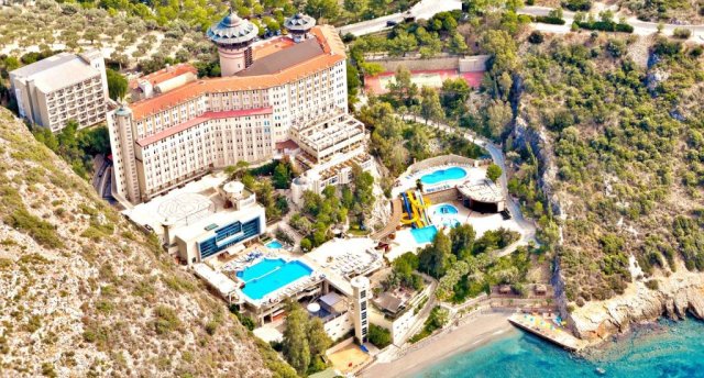 LADONIA HOTELS ADAKULE 5★