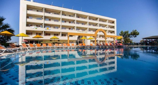 TUNTAS FAMILY SUITES KUSADASI 4★