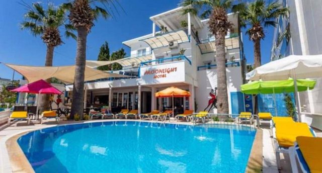 MOONLIGHT HOTEL 3★