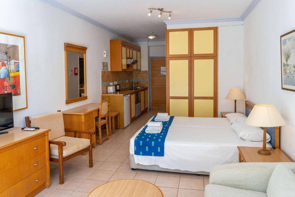 PAPHOS GARDENS HOLIDAY RESORT - HOTEL 3★