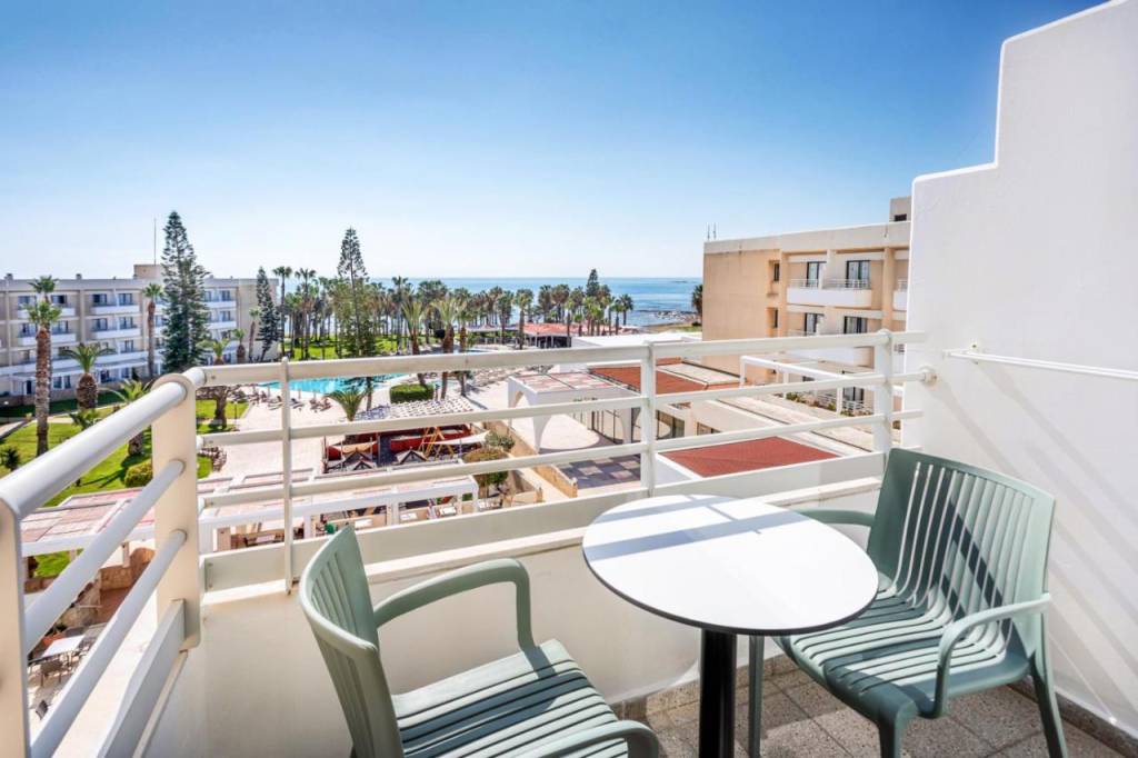 LOUIS PHAETHON BEACH 4★