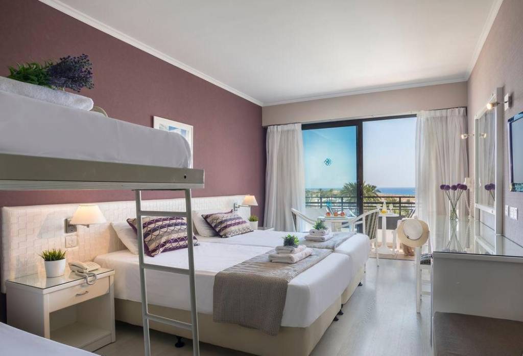 PAVLO NAPA BEACH 4★