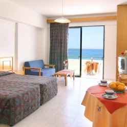 CORALLIA BEACH HOTEL APARTMENTS 3 ★
