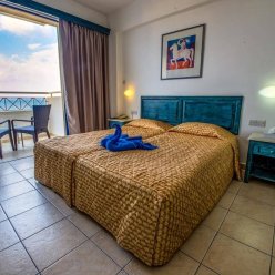 ST. GEORGE GARDENS 4 ★