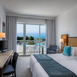 MEDITERRANEAN BEACH HOTEL 4★