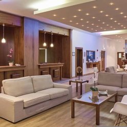 IRIS BEACH HOTEL 3 ★