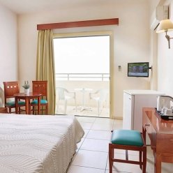 IRIS BEACH HOTEL 3 ★