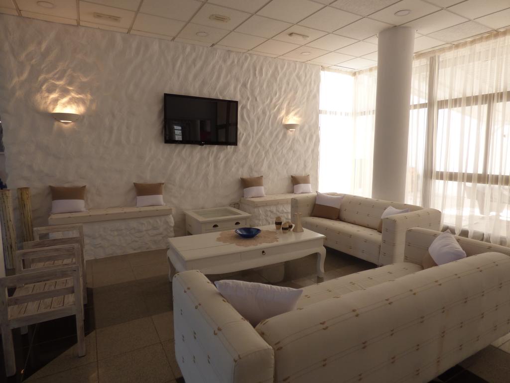 AMORE HOTEL APARTMENTS 2★