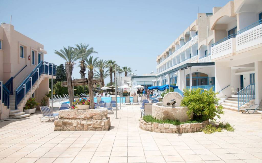 PAPHIESSA HOTEL AND HOTEL APTS 3 ★