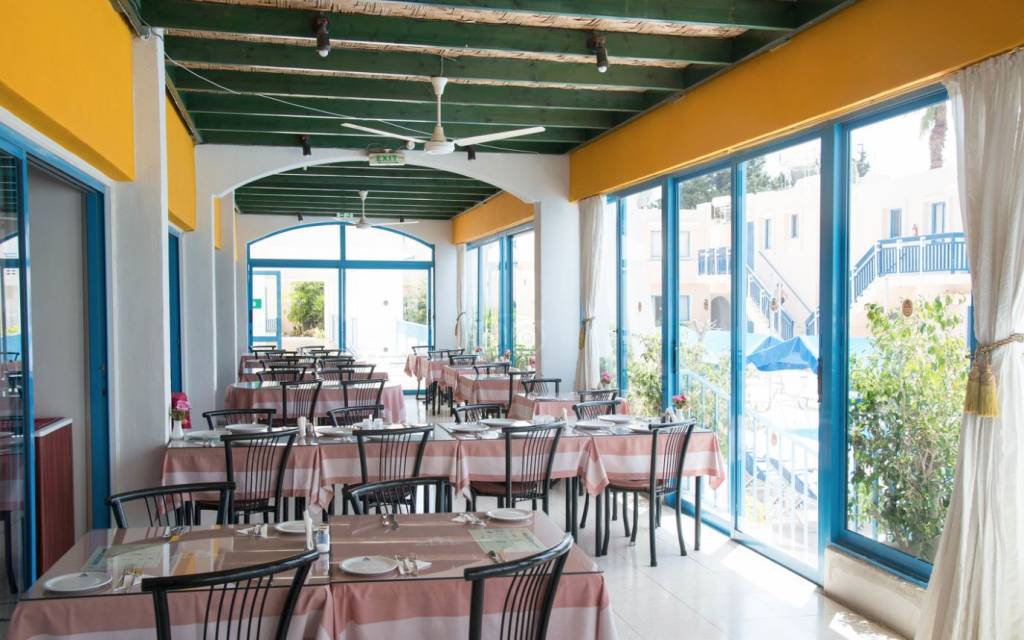 PAPHIESSA HOTEL AND HOTEL APTS 3 ★