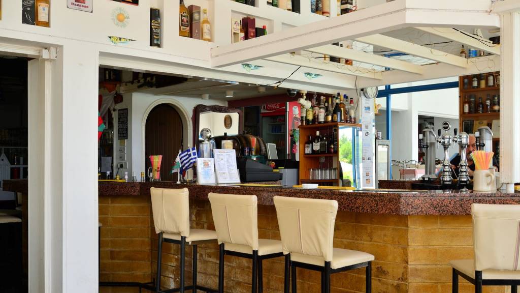 PAPHIESSA HOTEL AND HOTEL APTS 3 ★