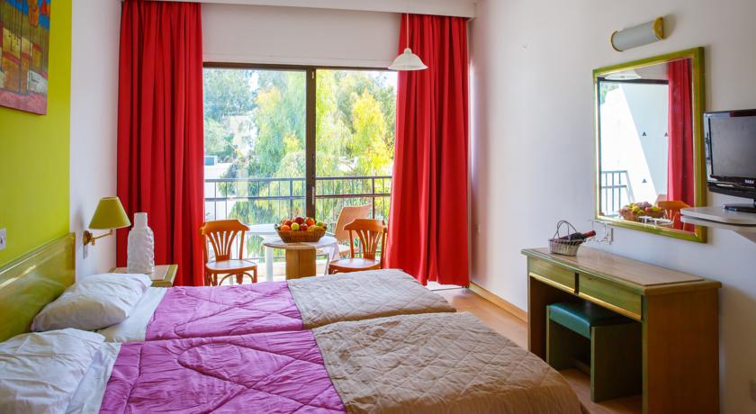 PARK BEACH HOTEL 3★