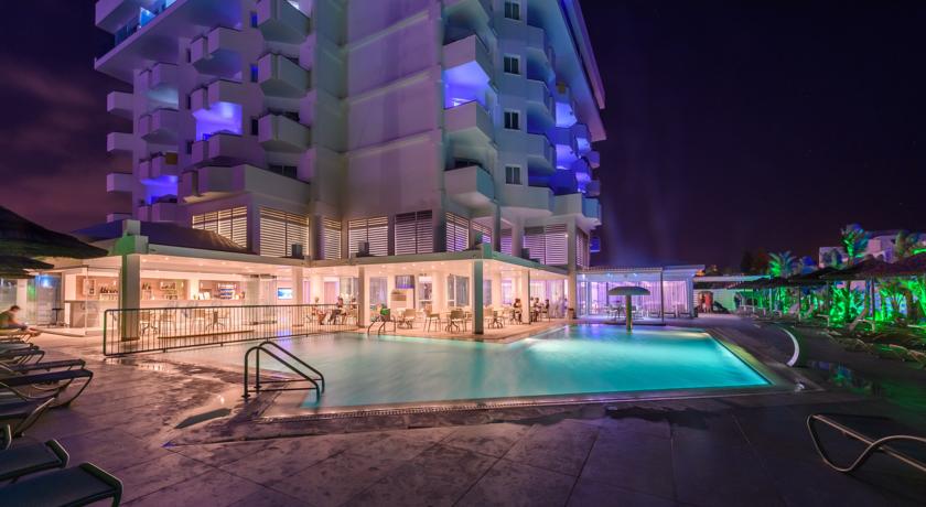 TASIA MARIS SANDS 4★