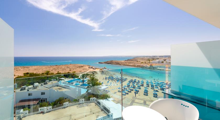 TASIA MARIS SANDS 4★