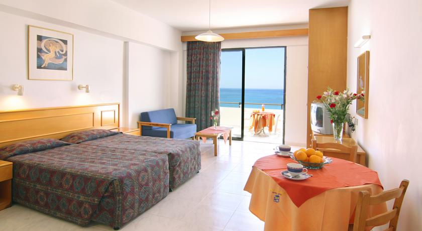 CORALLIA BEACH HOTEL APARTMENTS 3 ★