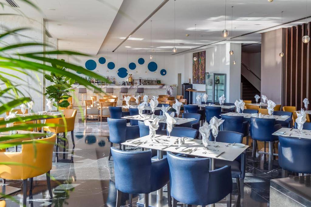 SUN HALL HOTEL 4 ★