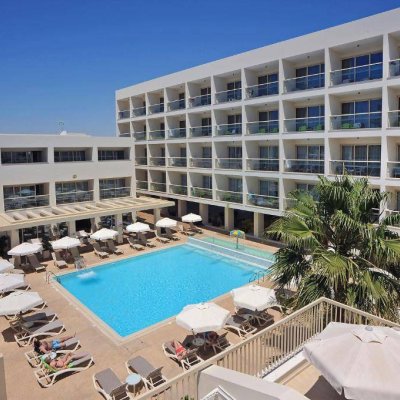 NELIA GARDENS 3★