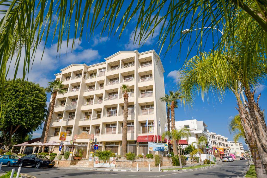 ESTELLA HOTEL APARTMENTS 3★