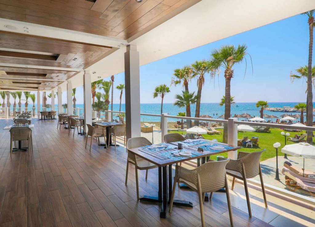 GOLDEN BAY BEACH 5★