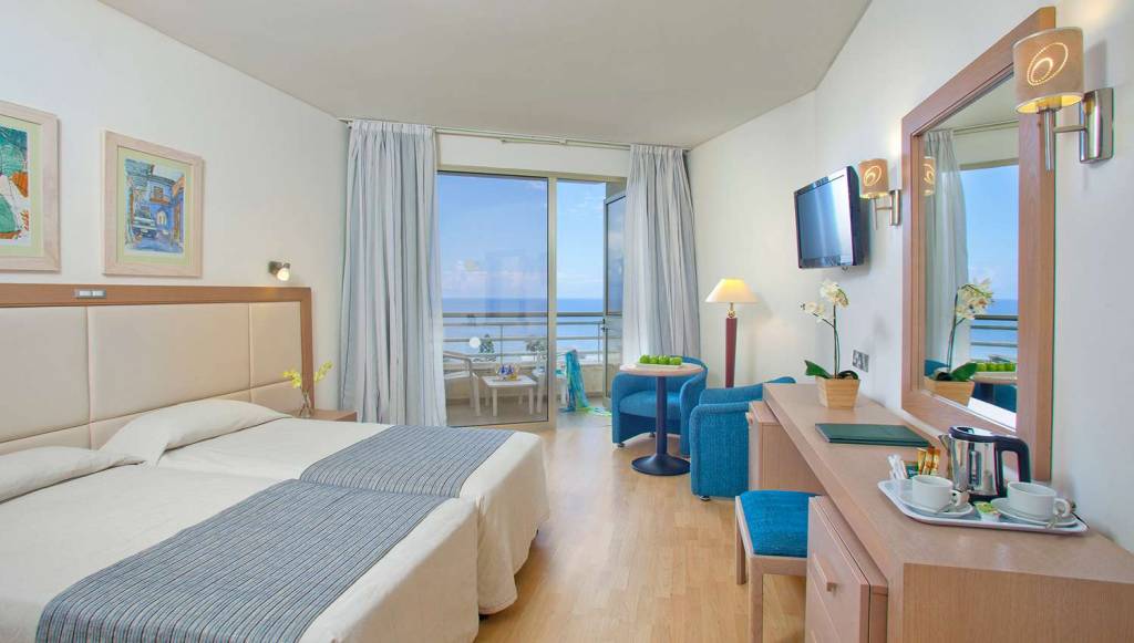 GOLDEN COAST BEACH 4★